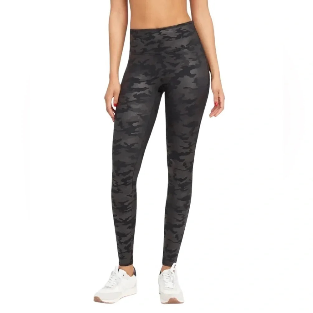 SPANX Womens Faux Leather Camo Leggings Size S Petite Elastic Waist Shaping - Picture 1 of 10